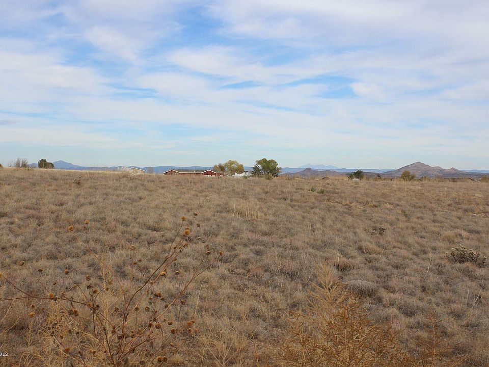 1st image of 2555 N Yuma Dr