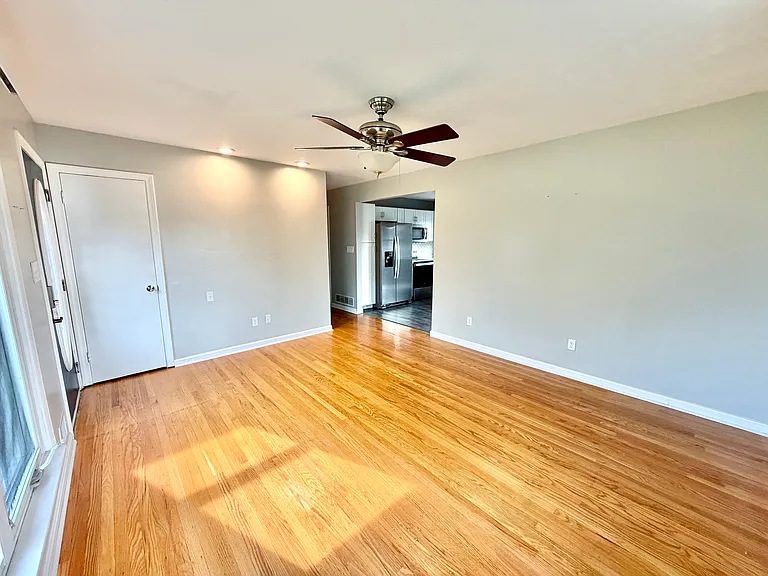 4111 Caven Ct — Photo 5