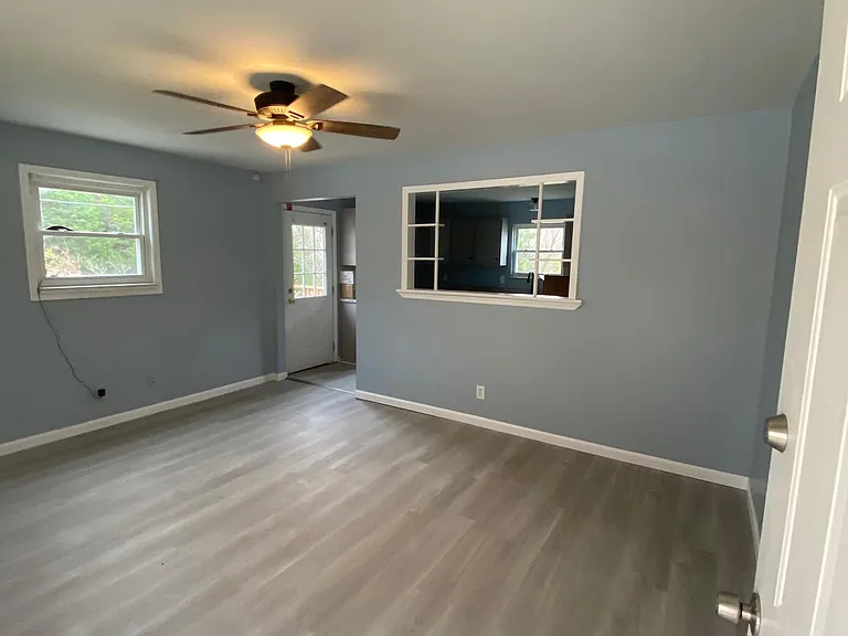 3189 Vogel Rd — Photo 3