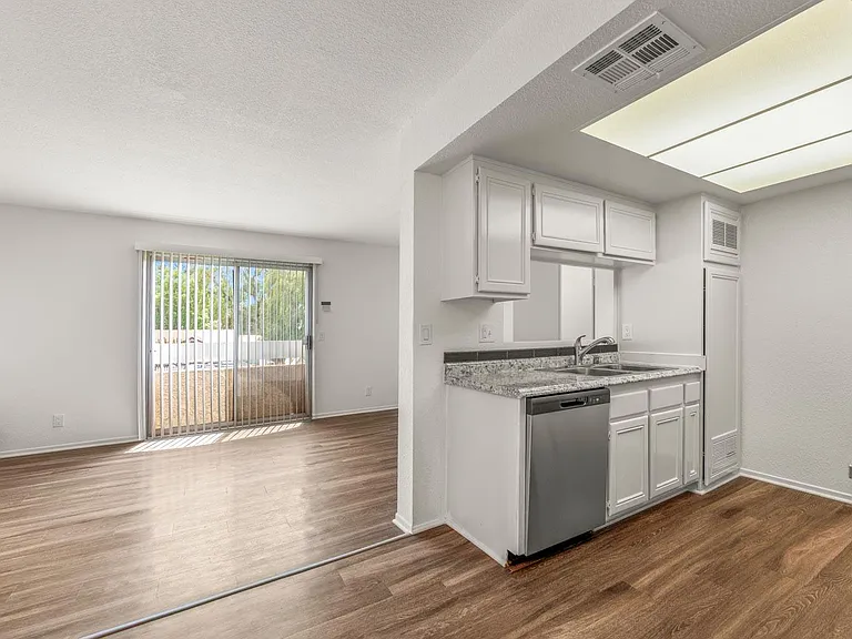 1671 Patricia Ave #201 — Photo 2