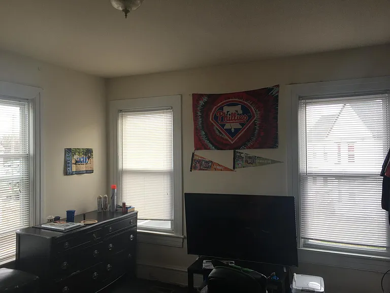 146 E High St — Photo 9