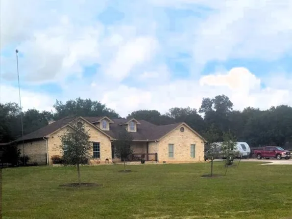 149 Rosewood Dr, La Vernia, TX 78121