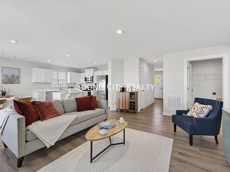 2648 Thornton Grove Blvd — Photo 4