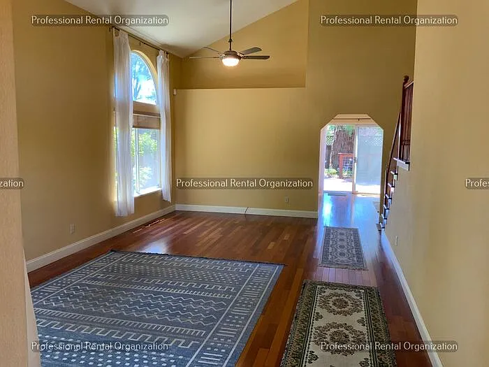 4 bed, 3.0 bath, 1864 sqft, $3,950 — Photo 2