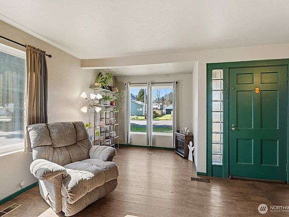 5th image of 325 3rd Street