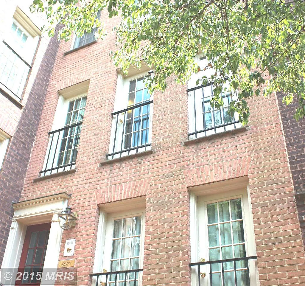 4617 Macarthur Blvd NW Unit B photo 1