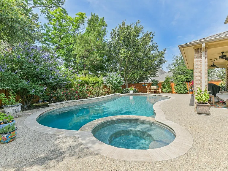 6 S Wheatleigh Dr — Photo 32