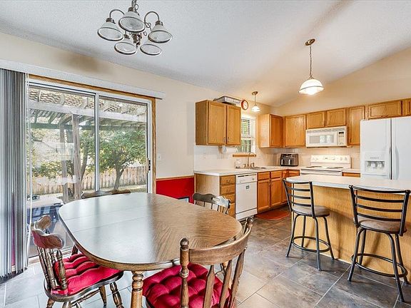 4th image of 2746 N Parkridge Ct