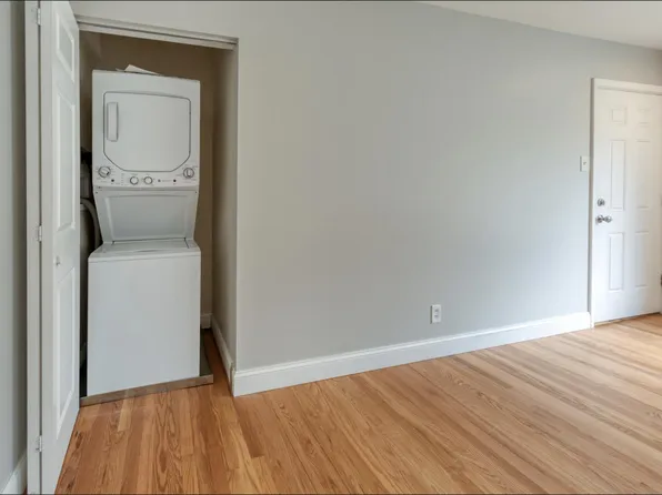 933 Brookside Ave APT C, Saint Louis, MO 63119