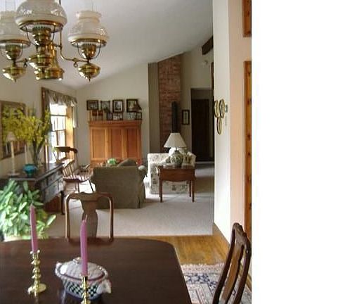 5th image of 8 Gillette Ln