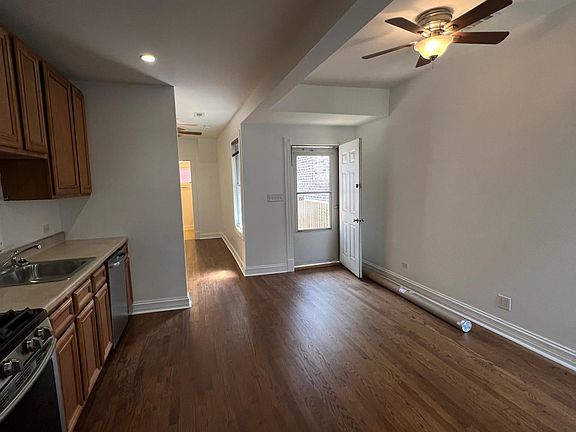4th image of 2329 N Geneva Ter APT 2RS