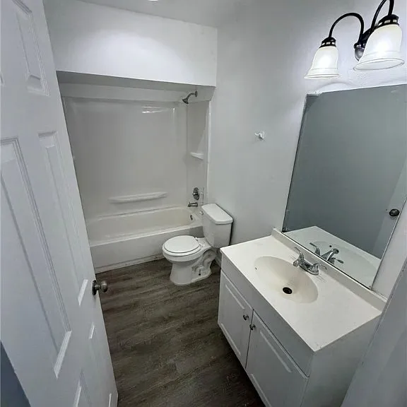 2708 Broadway #7 — Photo 9
