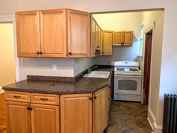 5th image of 4933 N Camac St #1
