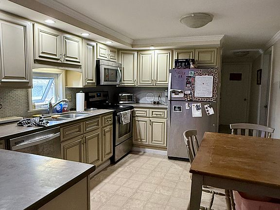 5th image of 26 Lincoln Ave