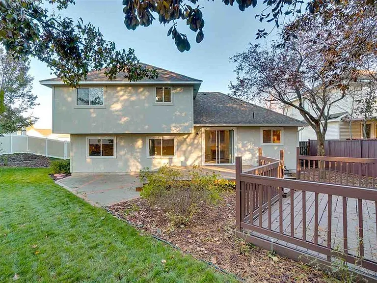 2104 S Century Ct — Photo 31