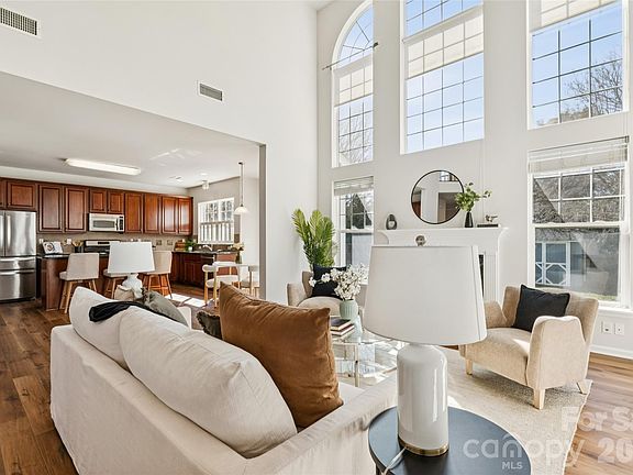 3rd image of 10305 Misty Moss Ct