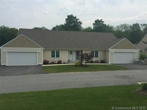 28 Commonway Dr, Brooklyn, CT 06234
