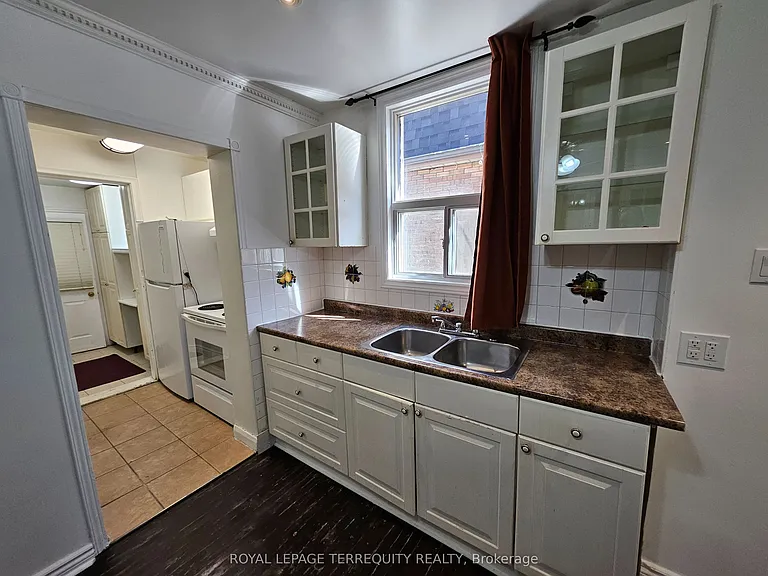 14 Hollis St — Photo 8
