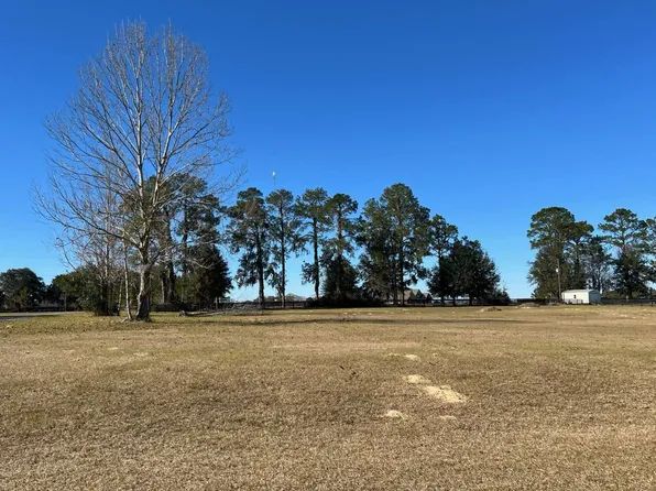 225 NW High Point Dr, Lake City, FL 32055