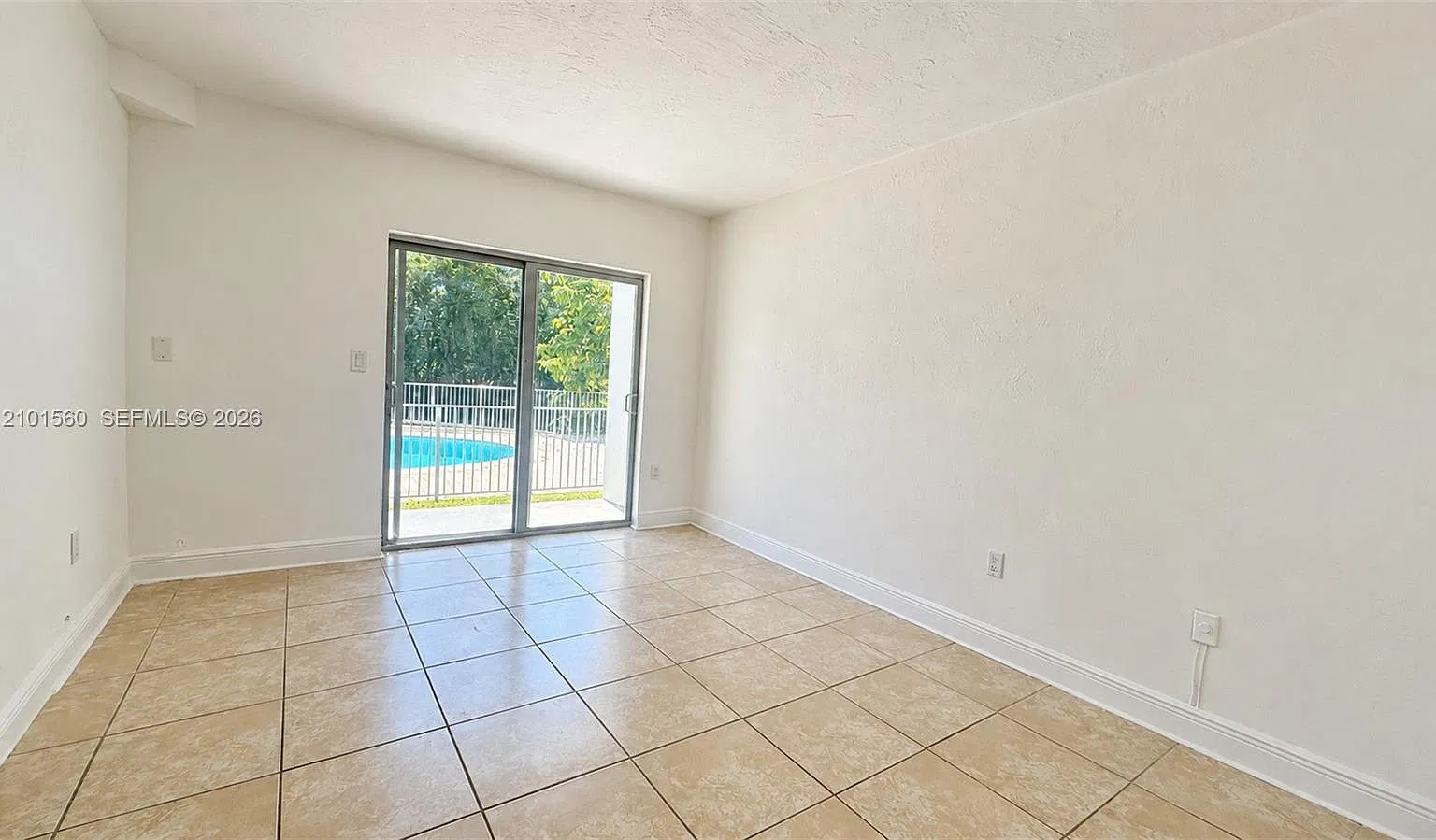 Acquastrada Condo — Photo 2