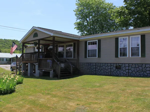 6198 Webster Rd, Cowen, WV 26206