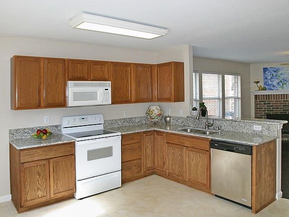 2nd image of 2727 Prairie Creek Dr