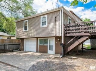 1416 1/2 Charlotte St, Pekin, IL 61554