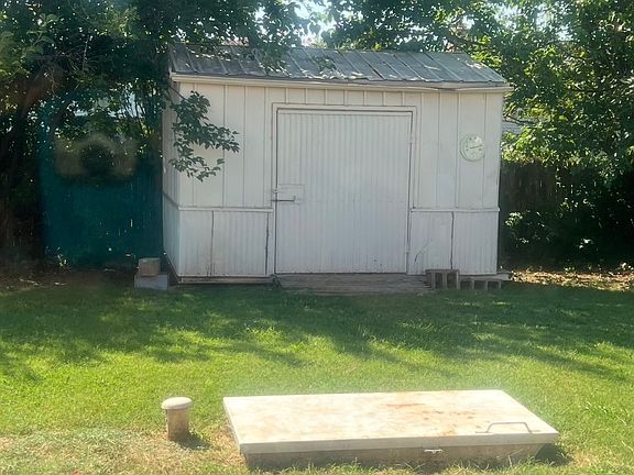4th image of 509 S Bouziden Dr