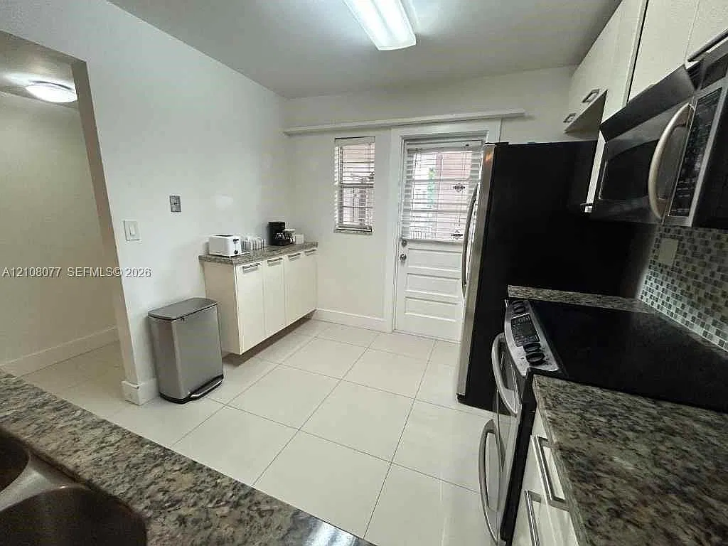 Arrowhead Condo No Ix — Photo 3