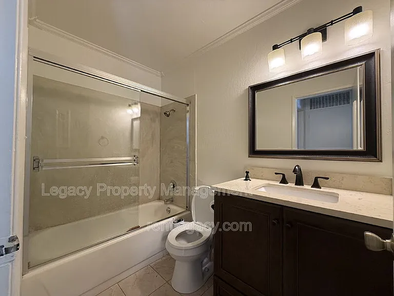 5460 Concord Blvd #B4 — Photo 7