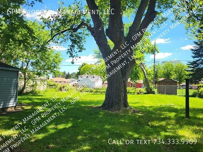 23378 Cunningham Ave — Photo 3