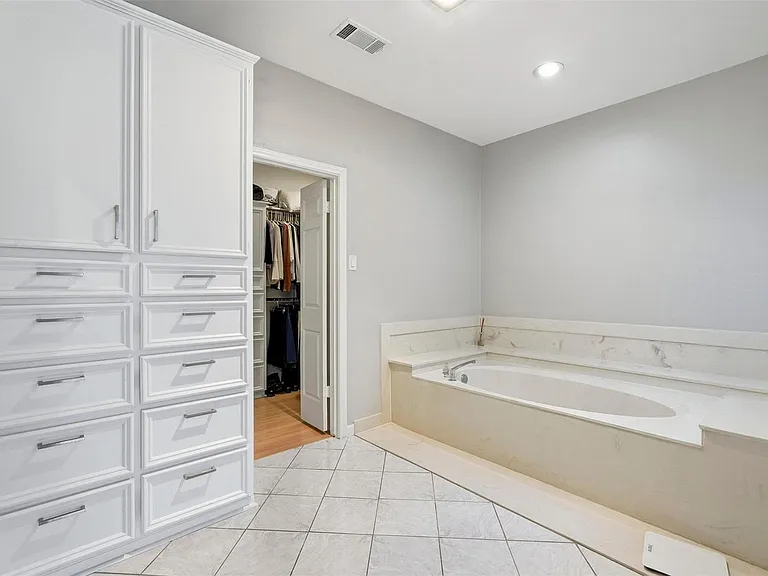 7927 Wolfield Ln — Photo 14