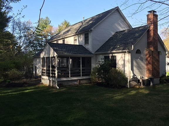 3rd image of 56 Winterberry Dr