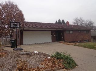 1904 W Garfield St, Davenport, IA 52804