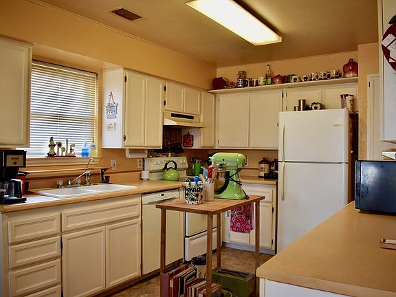 5th image of 4706 Bedford Ave