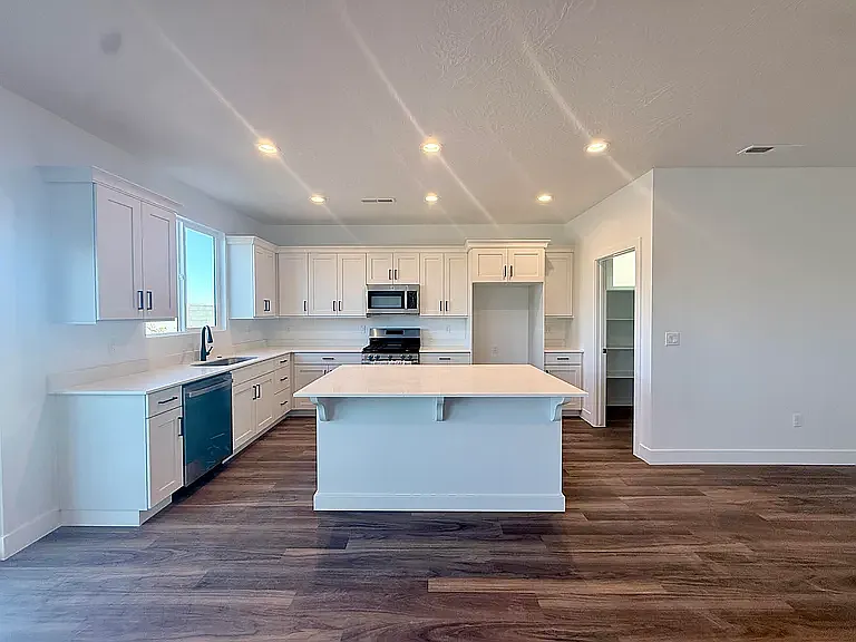 2655 E Suniva Way — Photo 4