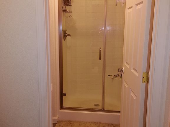 master shower/toilet