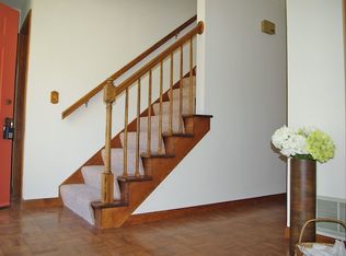 4 Bridgeport Ln, Geneva, IL 60134