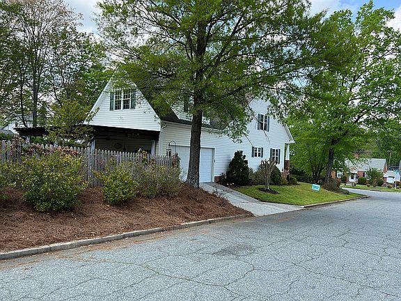 3rd image of 2201 Wright Ave