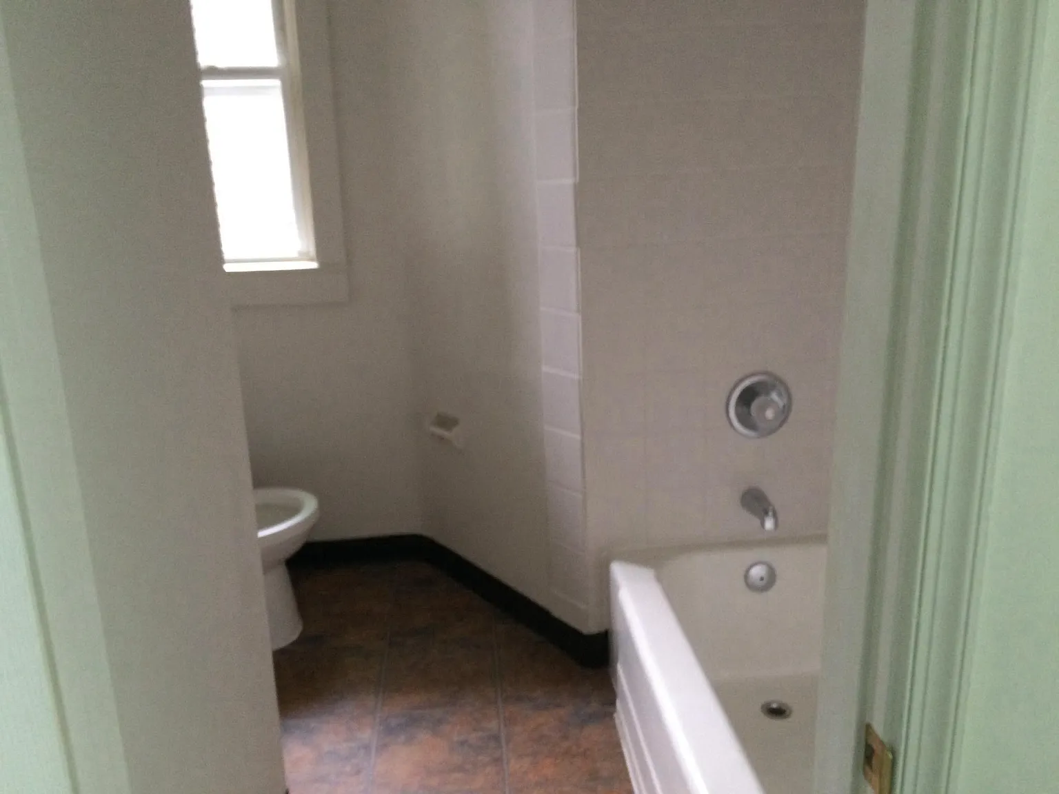 1 bed, 700 sqft, $950 — Photo 2