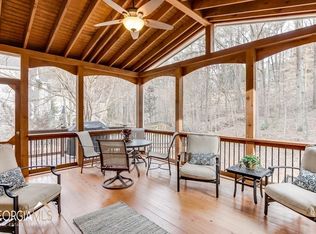 690 Amberton Close, Suwanee, GA 30024