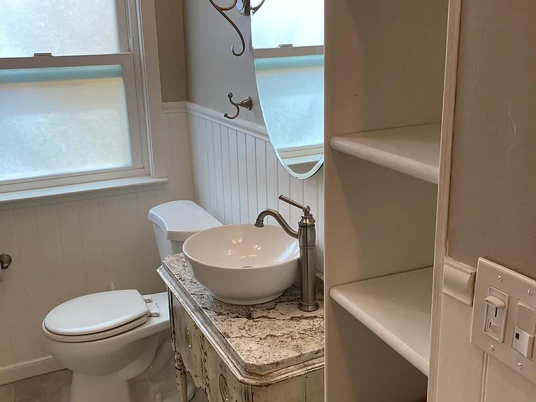 978 Harcourt Ave — Photo 16