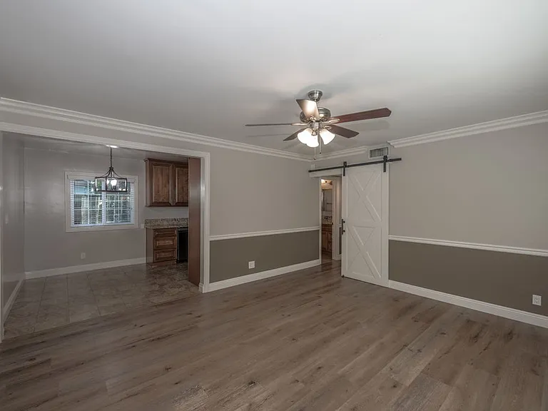 415 E Foothill Blvd #4 — Photo 3