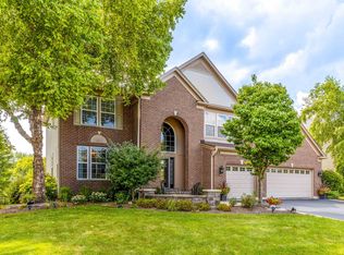 724 Porter Cir, Lindenhurst, IL 60046