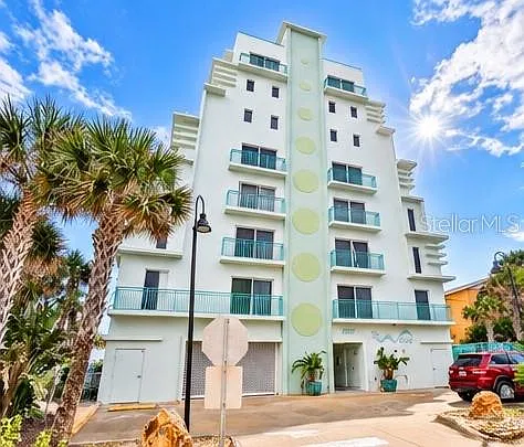 2 bed, 2.0 bath, 1197 sqft, $5,000 — Photo 2