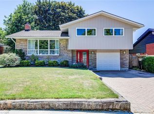 215 Winfield Ave, Waterloo, ON N2J 3M8