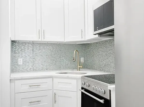 1207 Rogers Avenue 3A image 2 of 4