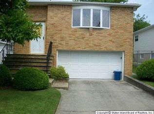 22 Bovanizer St, Staten Island, NY 10312