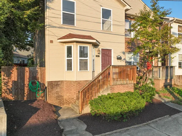 841 W Maxwell St, Lexington, KY 40508