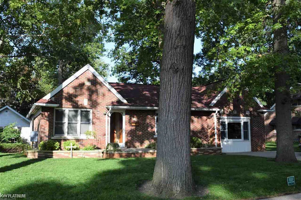 29135 Herbert St photo 1